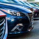 新車価格が高騰中！車が高くなっている原因とお得に購入する方法を解説